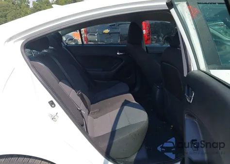 2017 Kia Forte S из США, поврежденный, VIN 3KPFL4A72HE052026